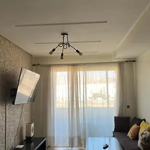 Little With Swimming Pool Appartement